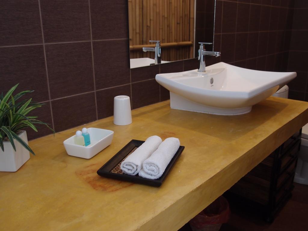 Angkana Bungalows Adults Only Тонгсала Стая снимка